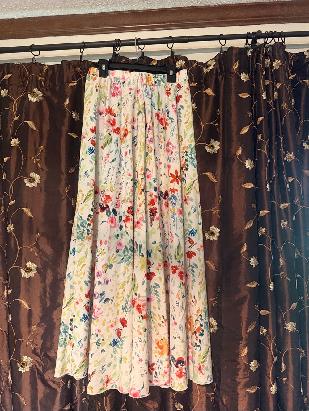 Floral White Maxi Skirt - Lightweight Pleated Design